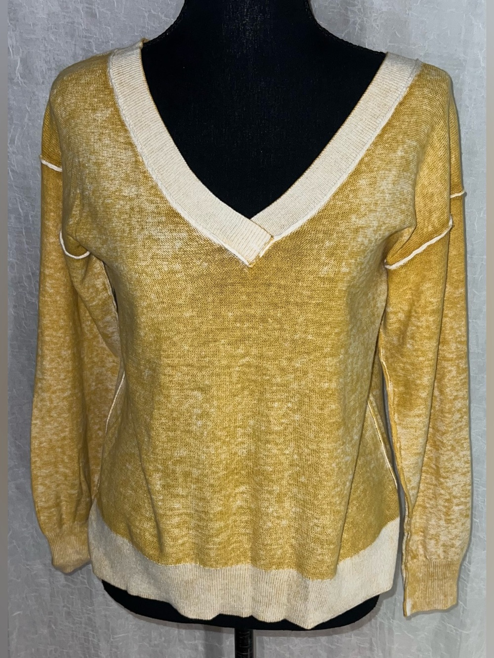 Sundance Yellow lightweight v neck sweater